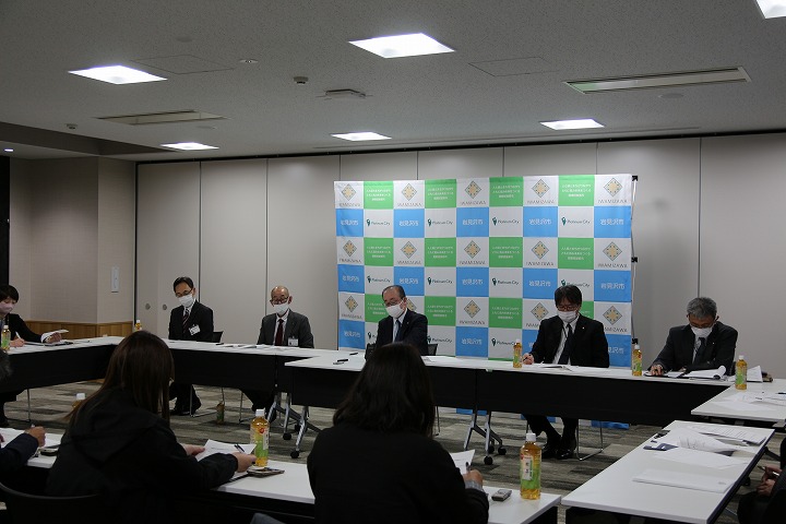 記者懇談会会場全体の様子の画像