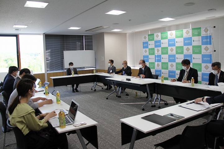 記者懇談会会場全体の様子の画像