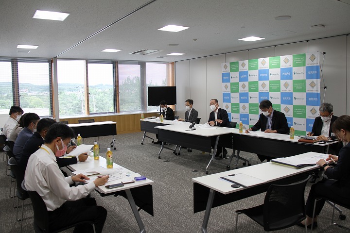記者懇談会会場全体の様子の画像
