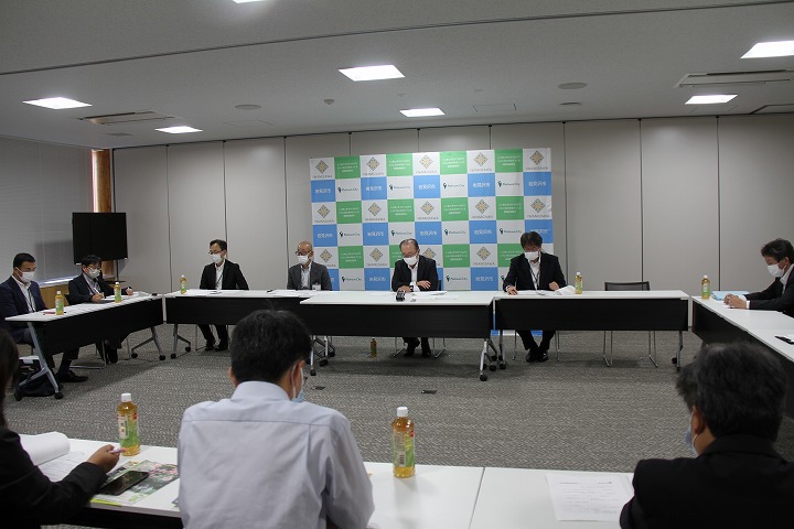 記者懇談会会場全体の様子の画像