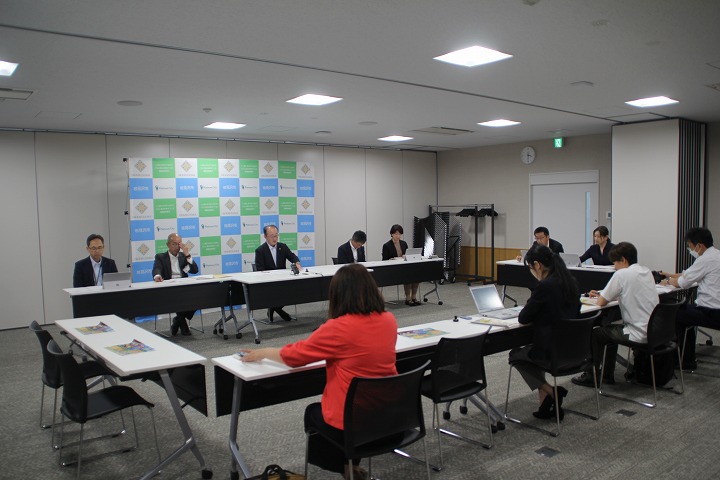記者懇談会会場全体の様子の写真