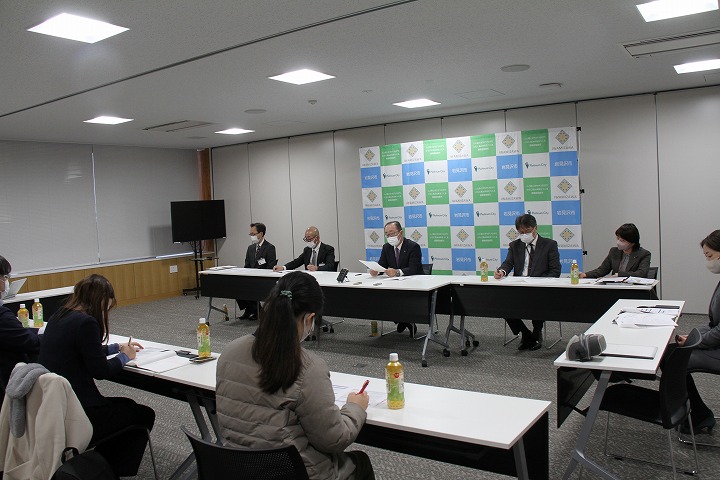 記者懇談会会場全体の様子の画像