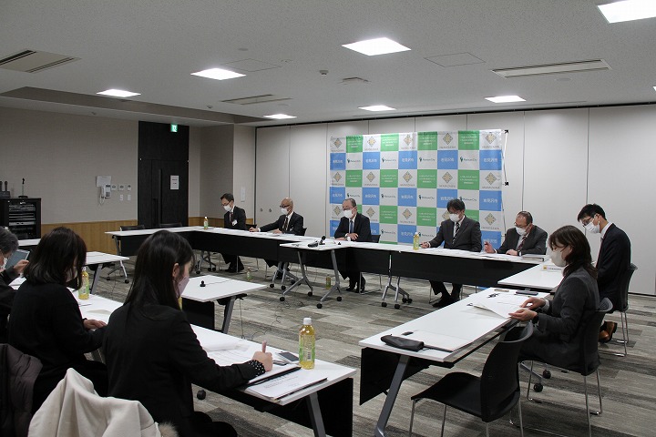 記者懇談会会場全体の様子の画像