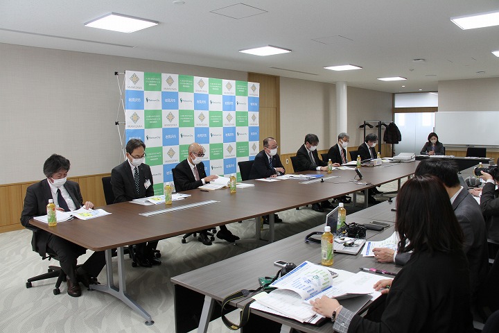 令和5年度予算案の記者発表会場全体の様子の画像