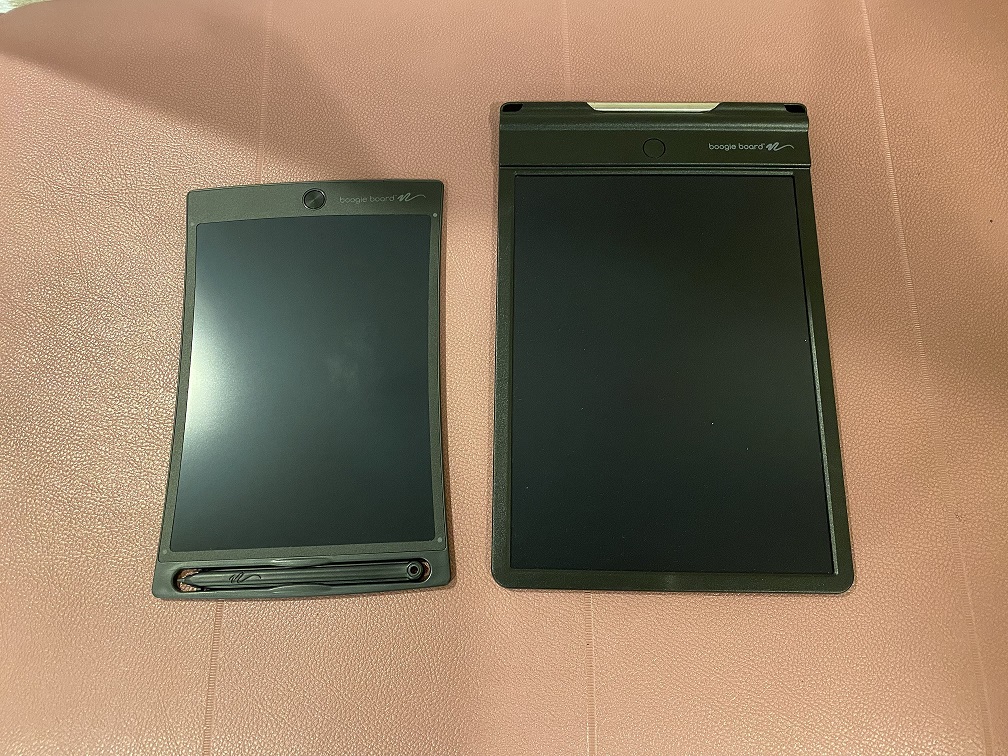 筆談に使う電子メモパッドの写真
