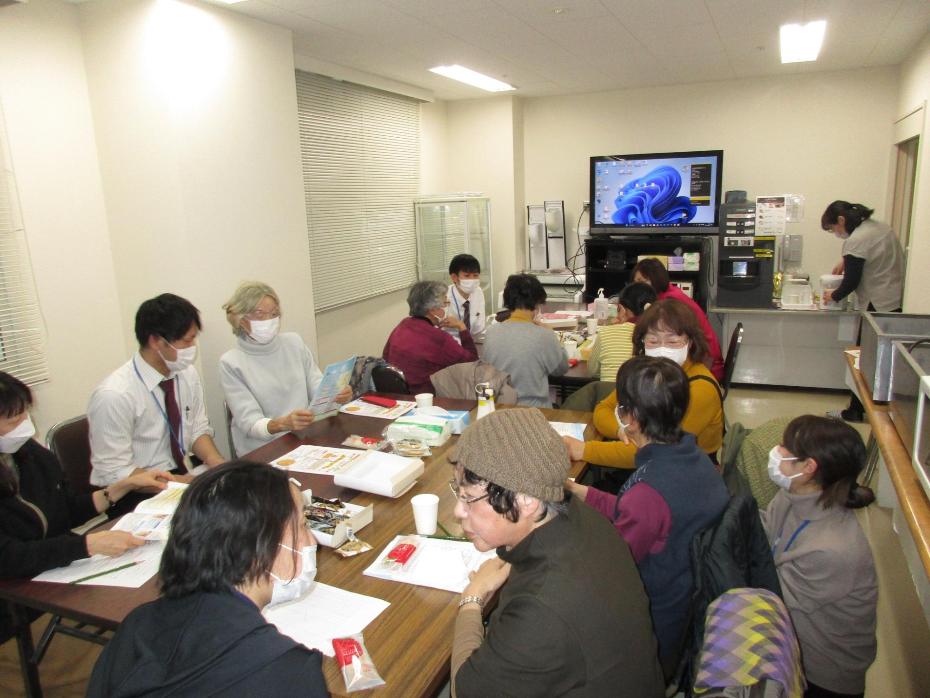 参加者同士交流している様子