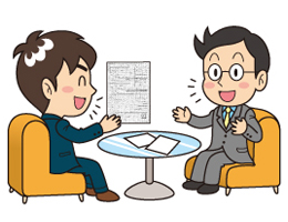 茶髪の男性と眼鏡をかけた男性が椅子に座りながら持っている書類について談笑している様子のイラスト画像