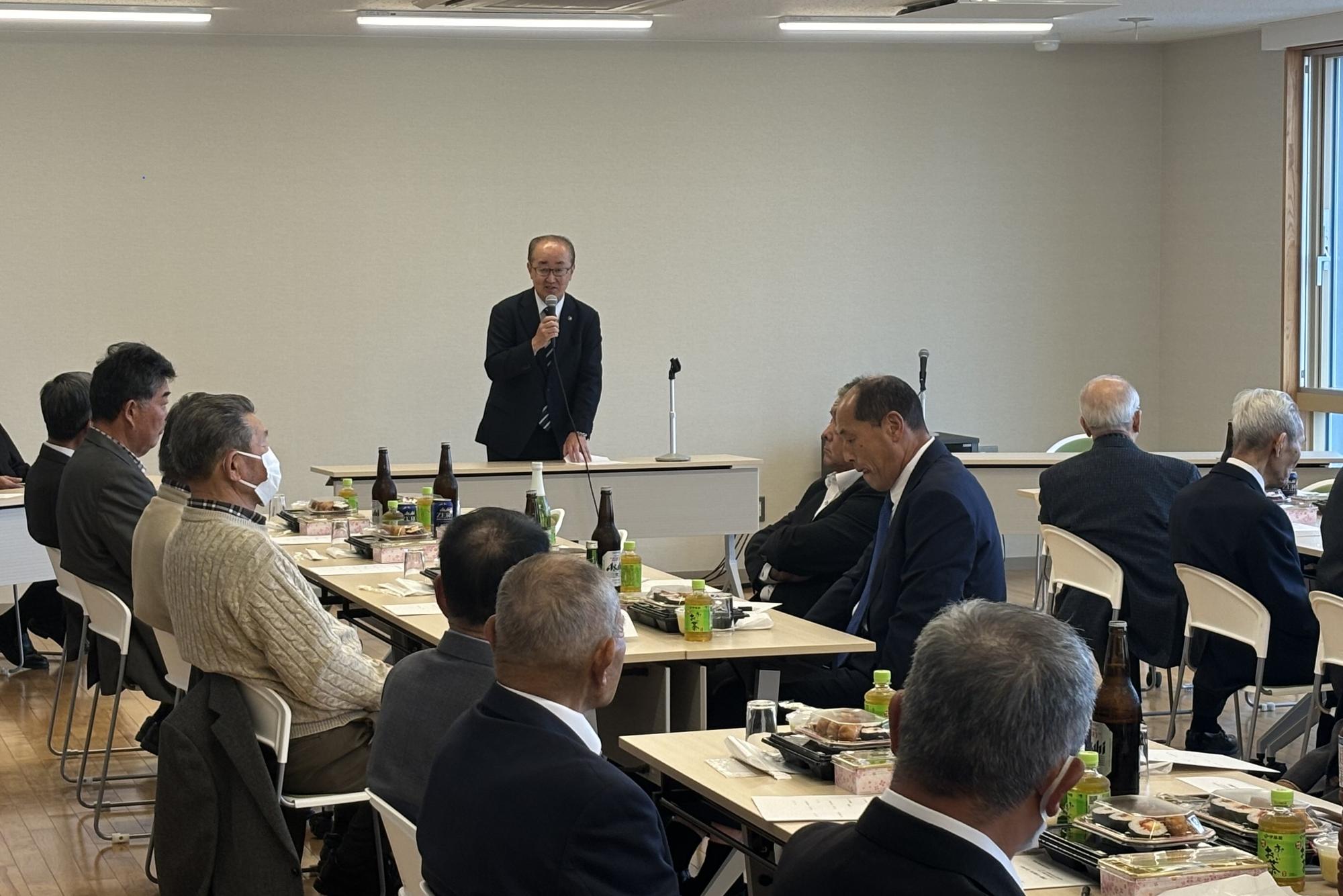 栗沢町公職・町政功労者の会市政懇談会の写真