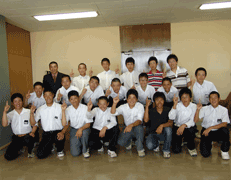 第25回全日本少年軟式野球大会北海道大会で優勝した岩見沢クラブの皆さんの集合写真