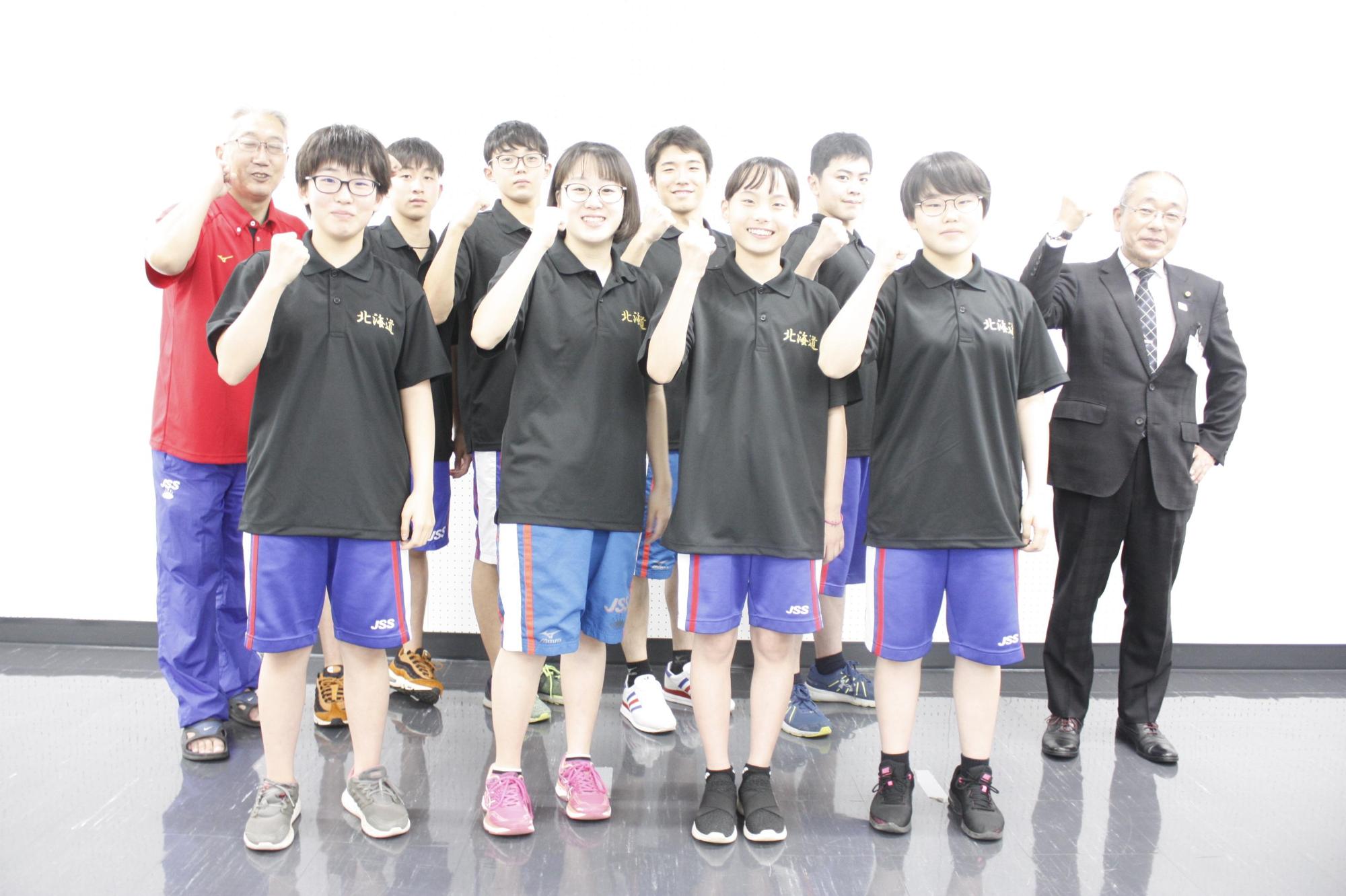 JSS岩見沢スイミングスクールのみなさんとの集合写真