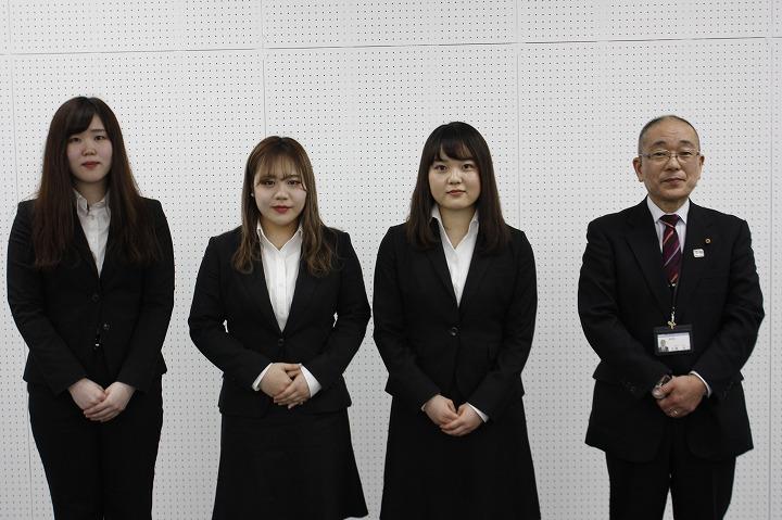 表敬訪問に参加した方々での集合写真