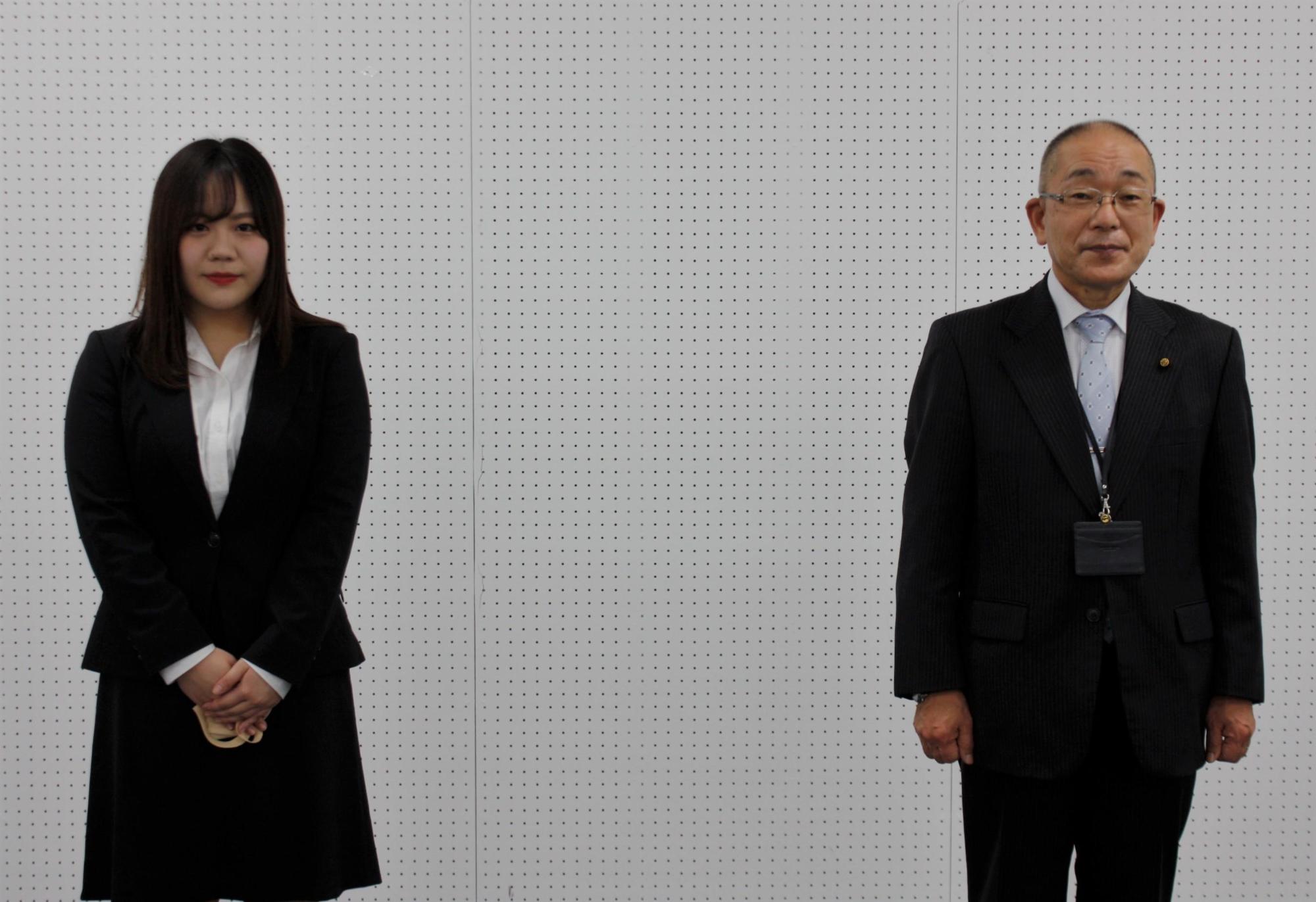 表敬訪問に参加した方々での集合写真