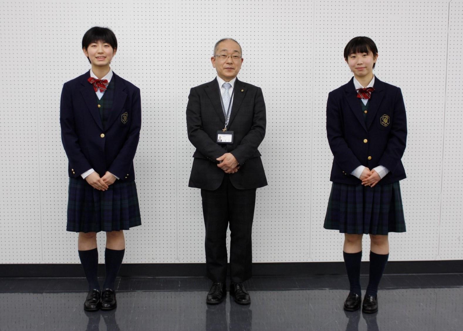 表敬訪問に参加した方々での集合写真