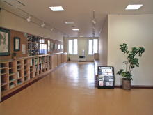 展示ホールの様子の写真