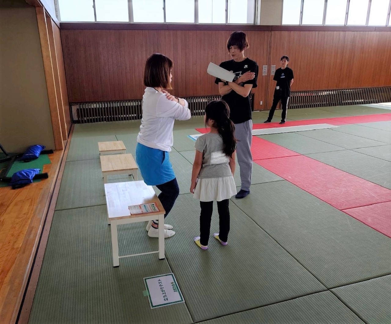 簡易ロコモ度チェックの様子