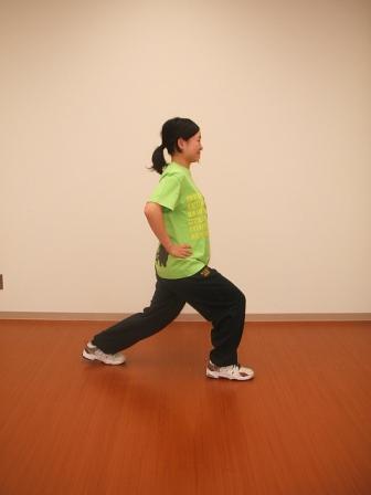 大腿四頭筋・大臀筋（太ももの前とお尻）の筋力を高める運動の写真