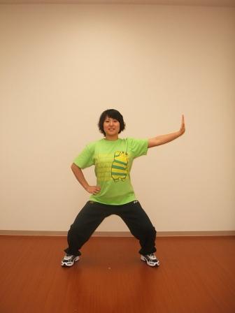 大胸筋の調子を整える運動（ストレッチ）の写真