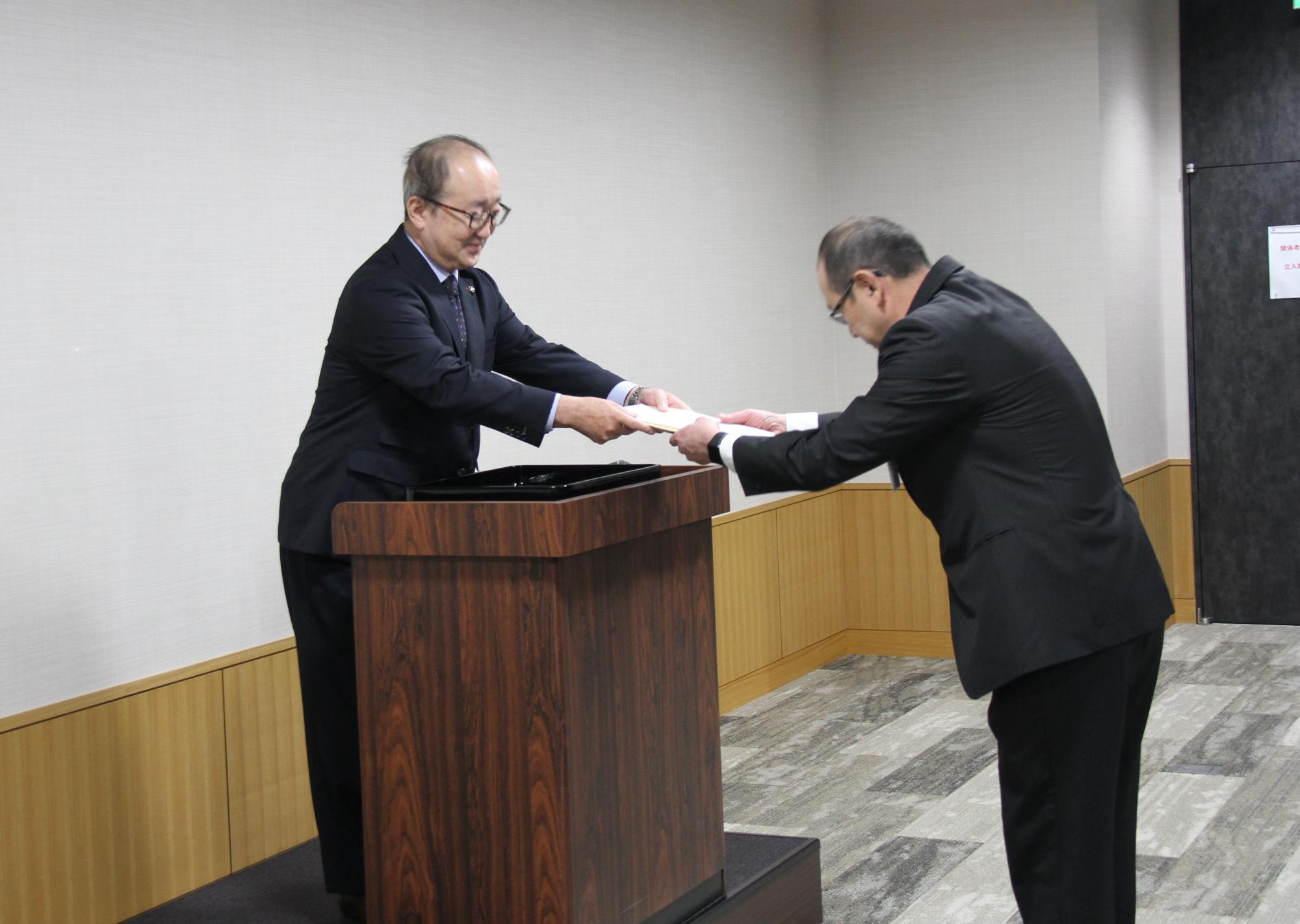 除排雪対策本部辞令交付の写真