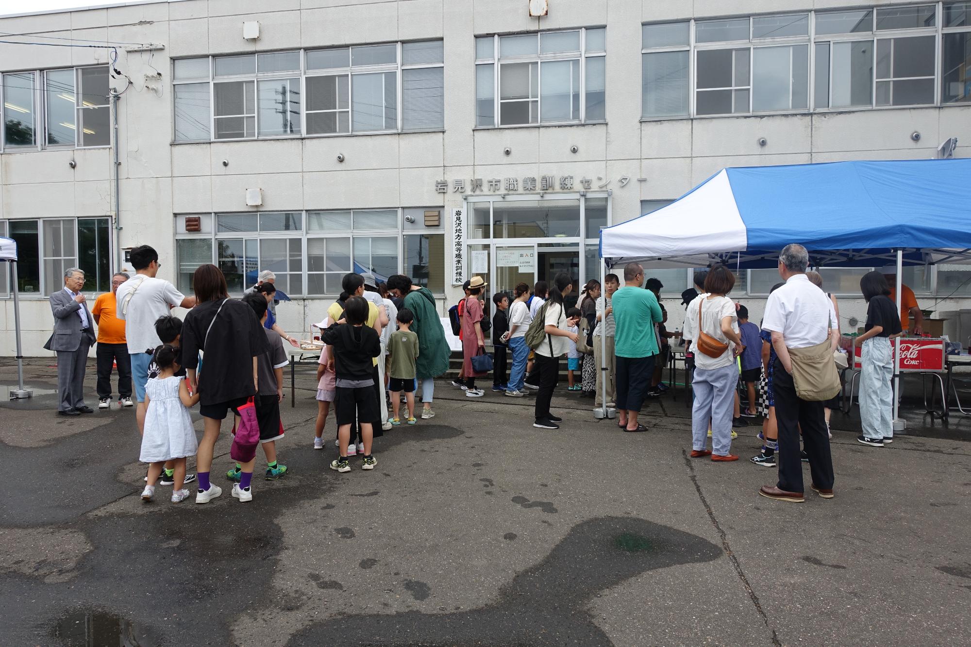 開会式から来場していた方々の写真