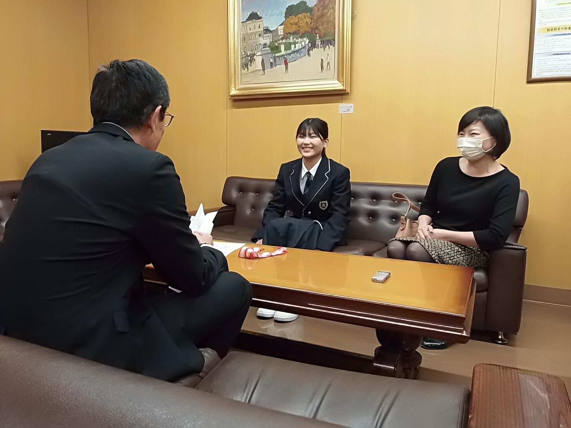 表敬訪問の様子