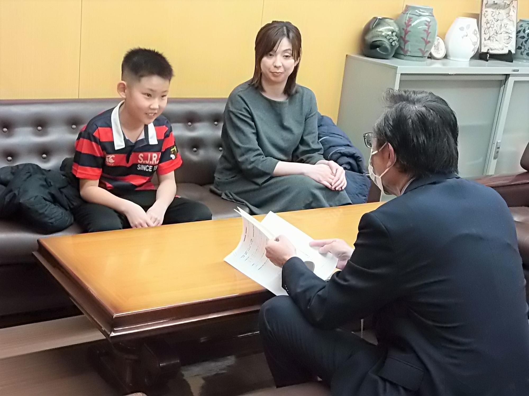 表敬訪問の様子