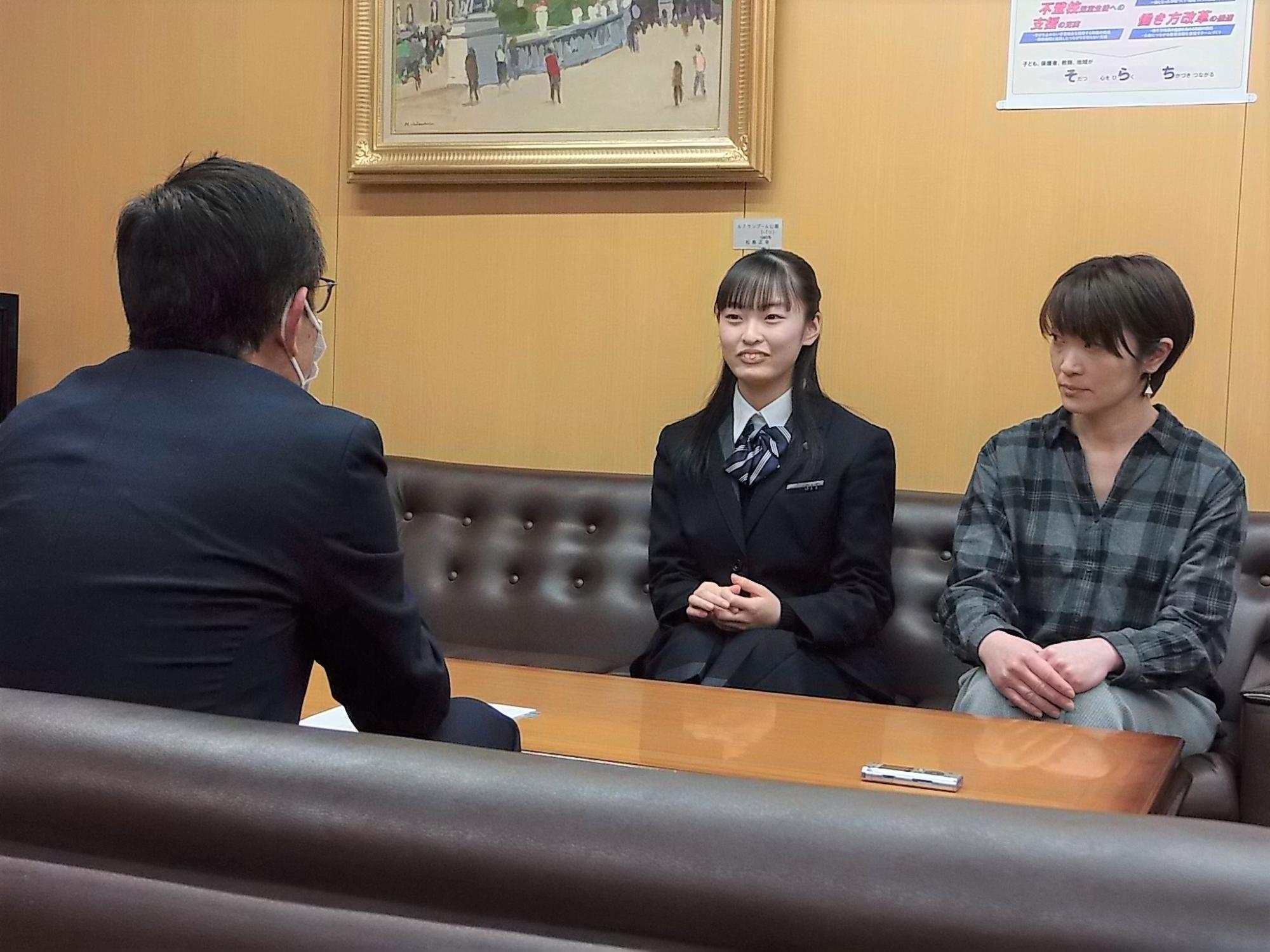 表敬訪問の様子