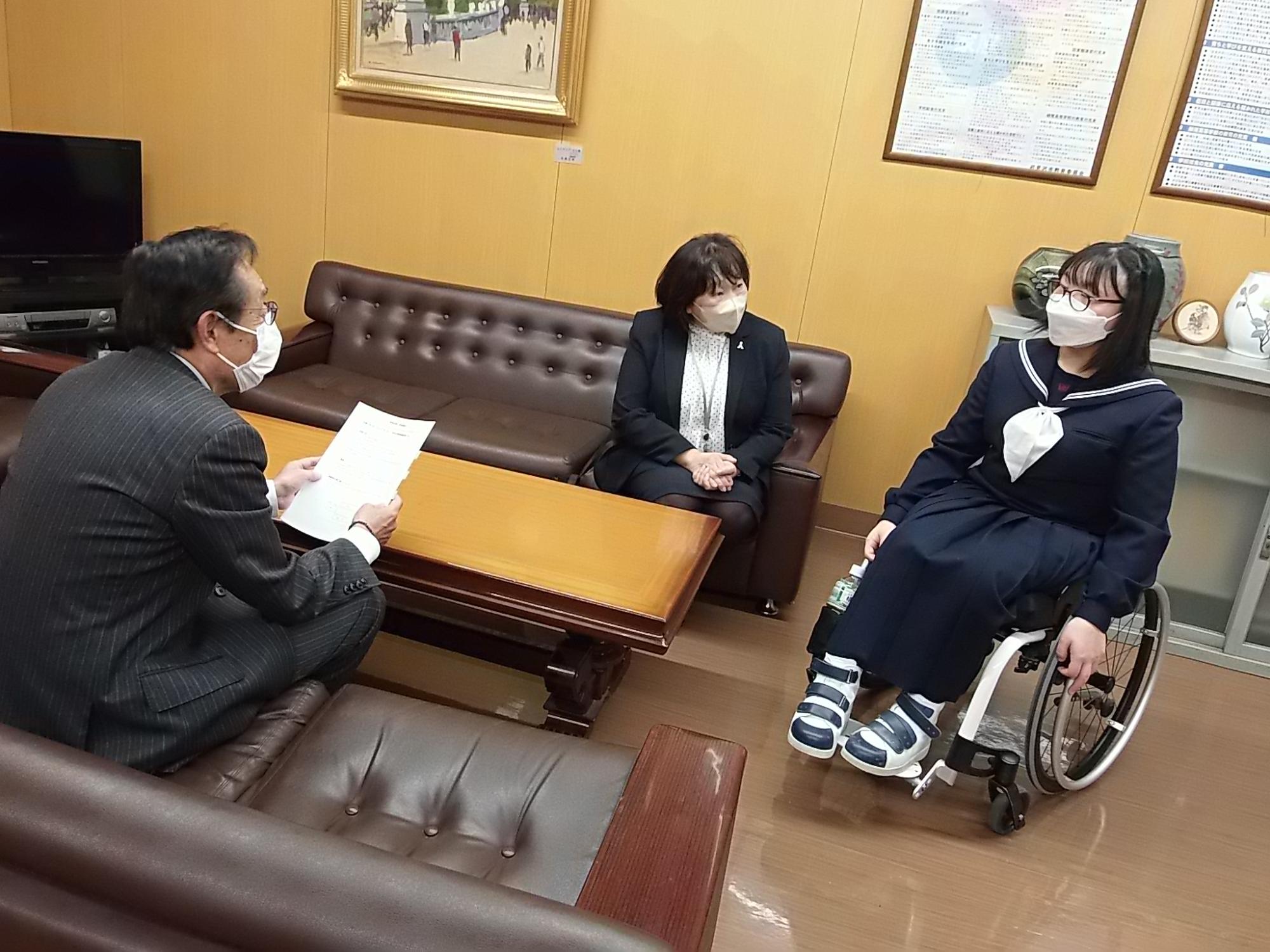 表敬訪問の様子