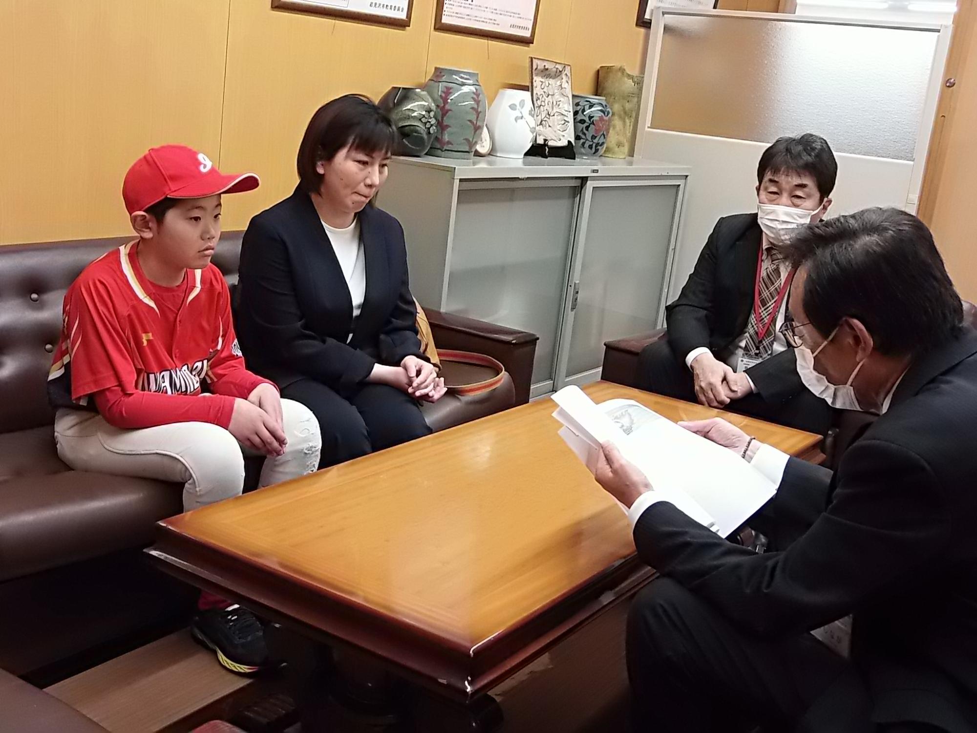 表敬訪問の様子