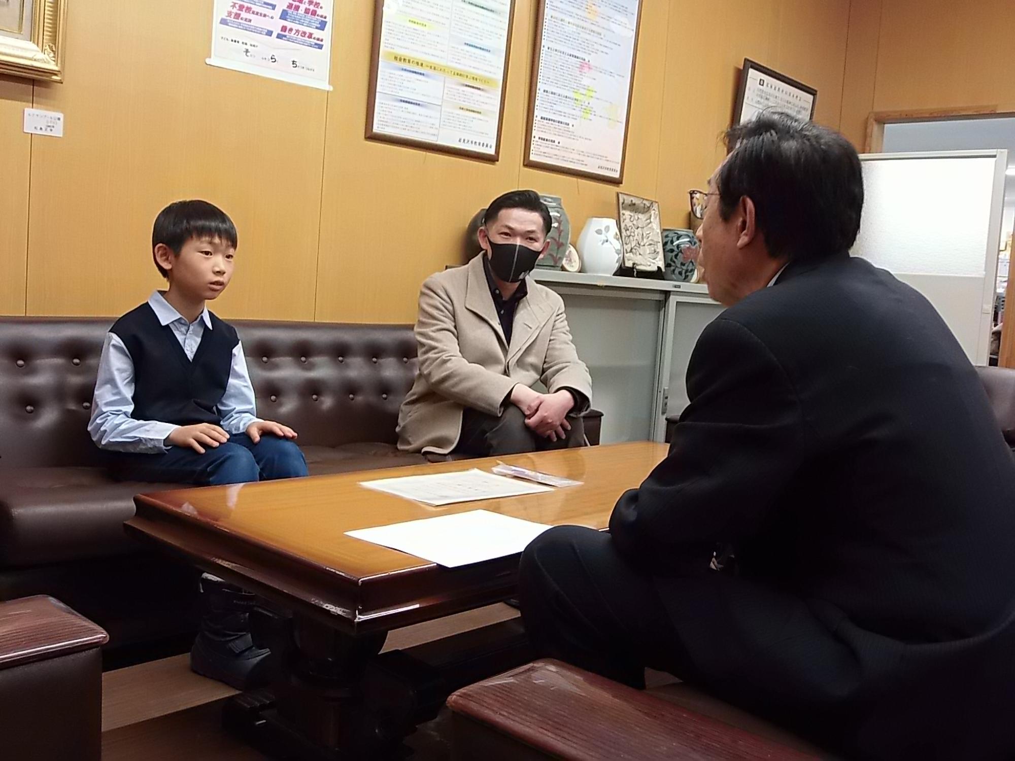 表敬訪問の様子