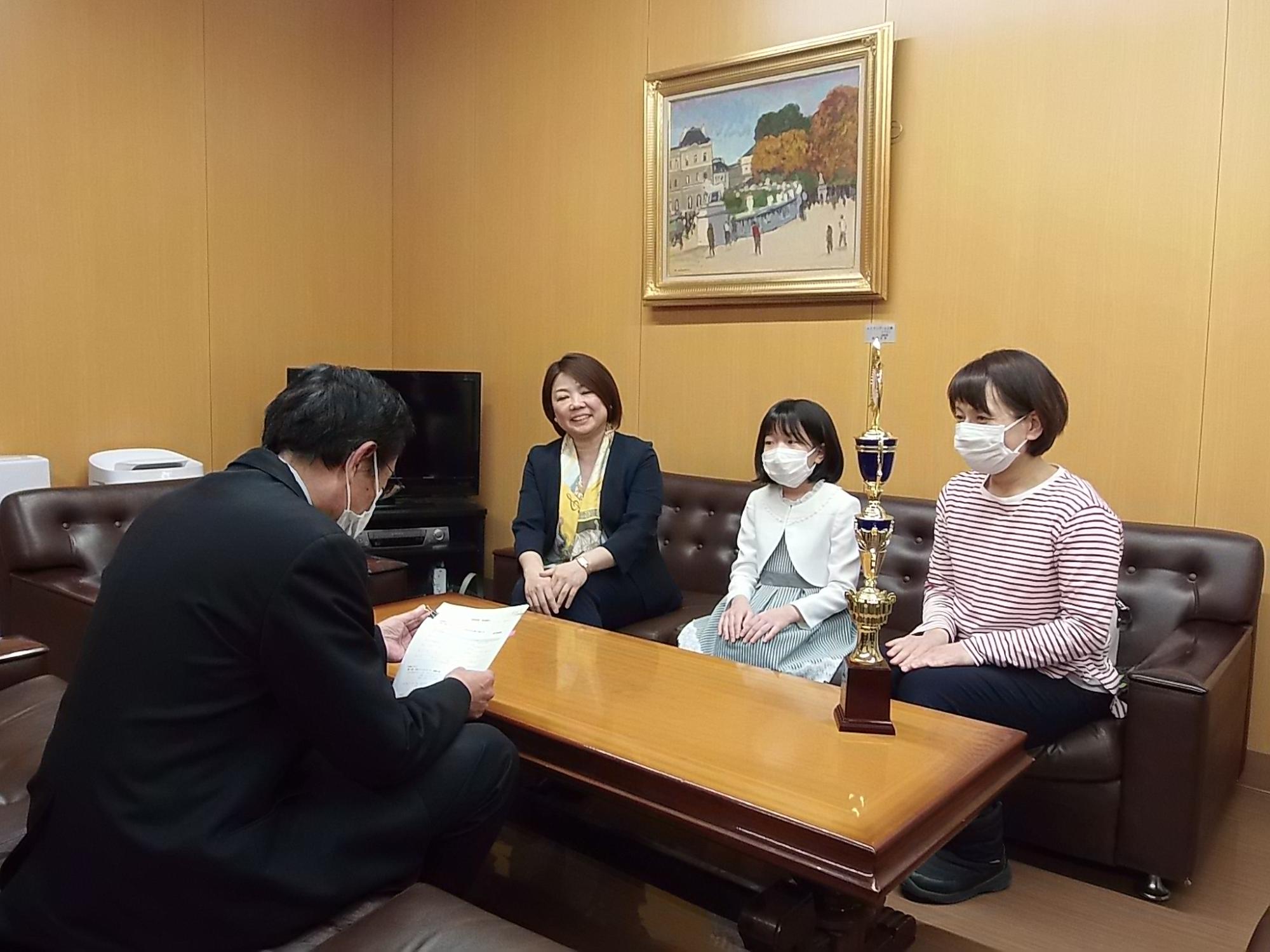 表敬訪問の様子