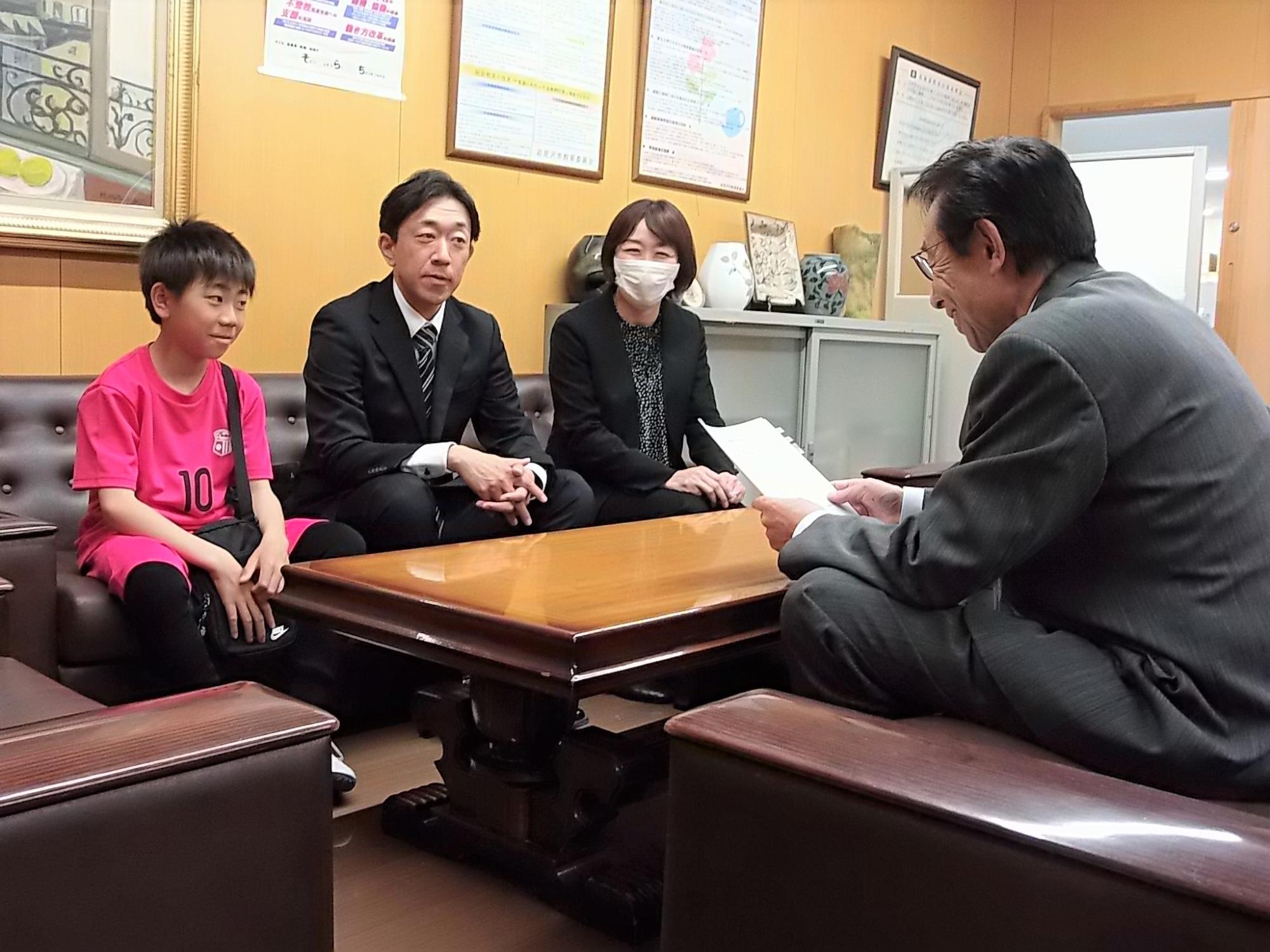 表敬訪問の様子