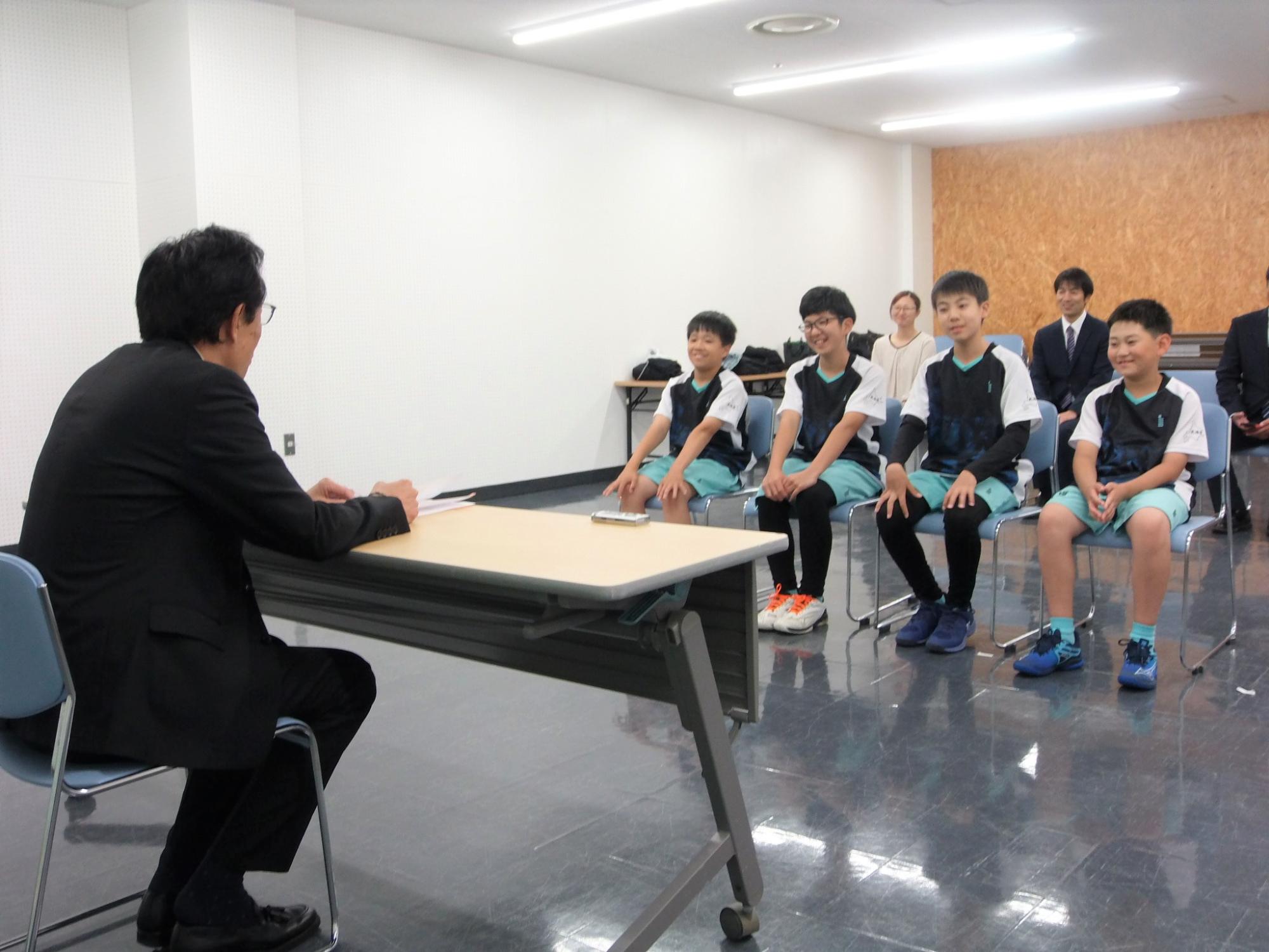 表敬訪問の様子