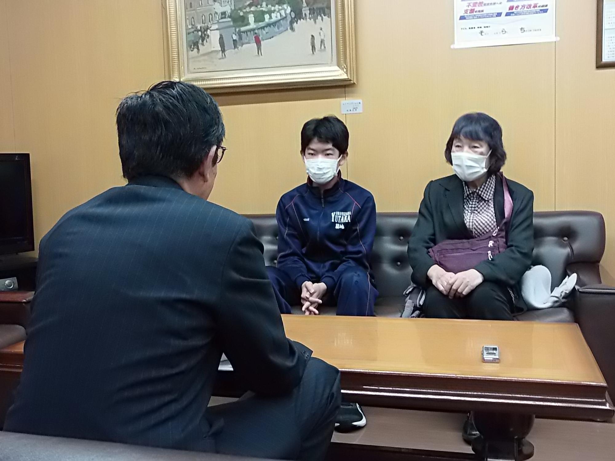 表敬訪問の様子