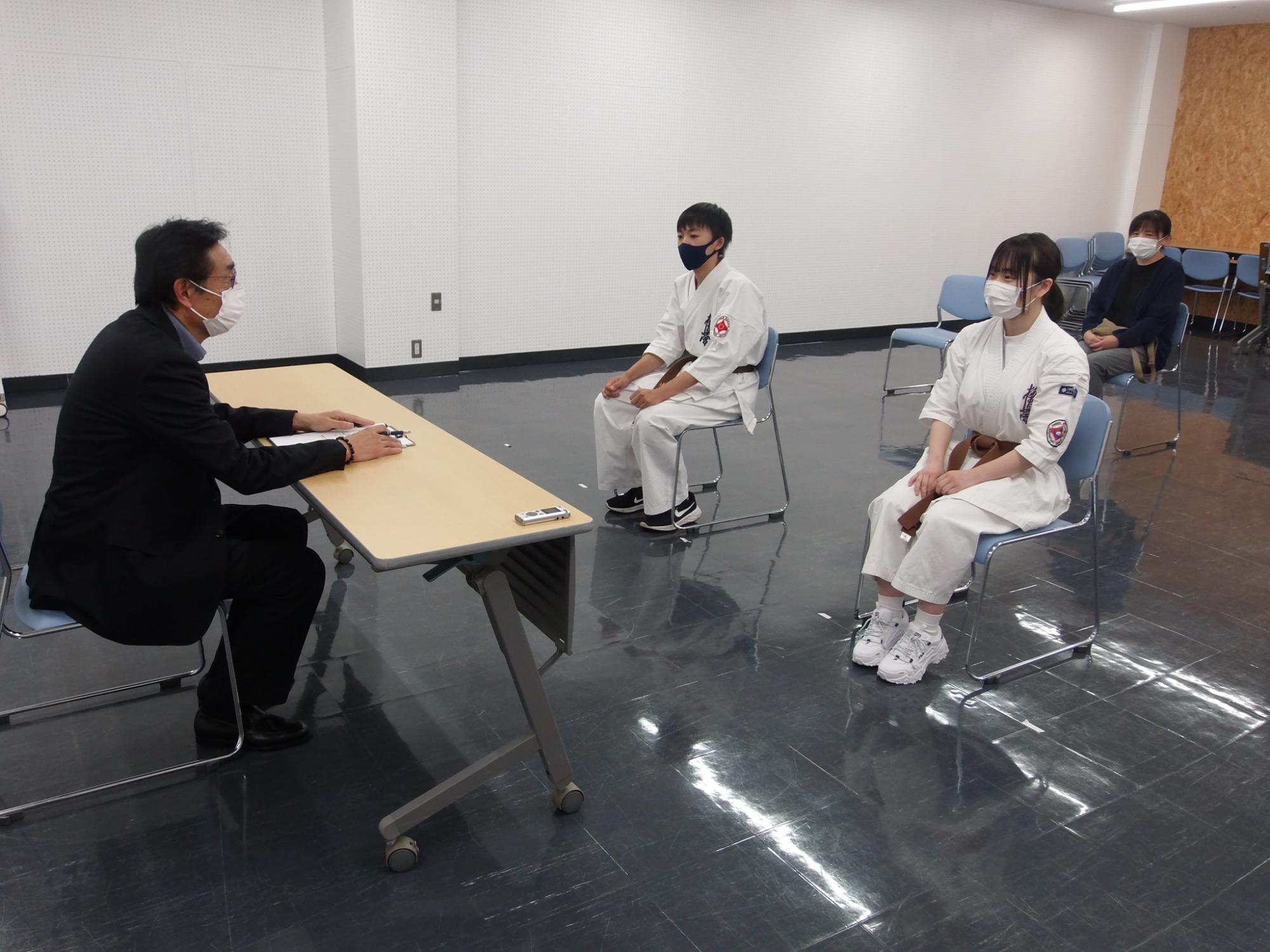 表敬訪問の様子