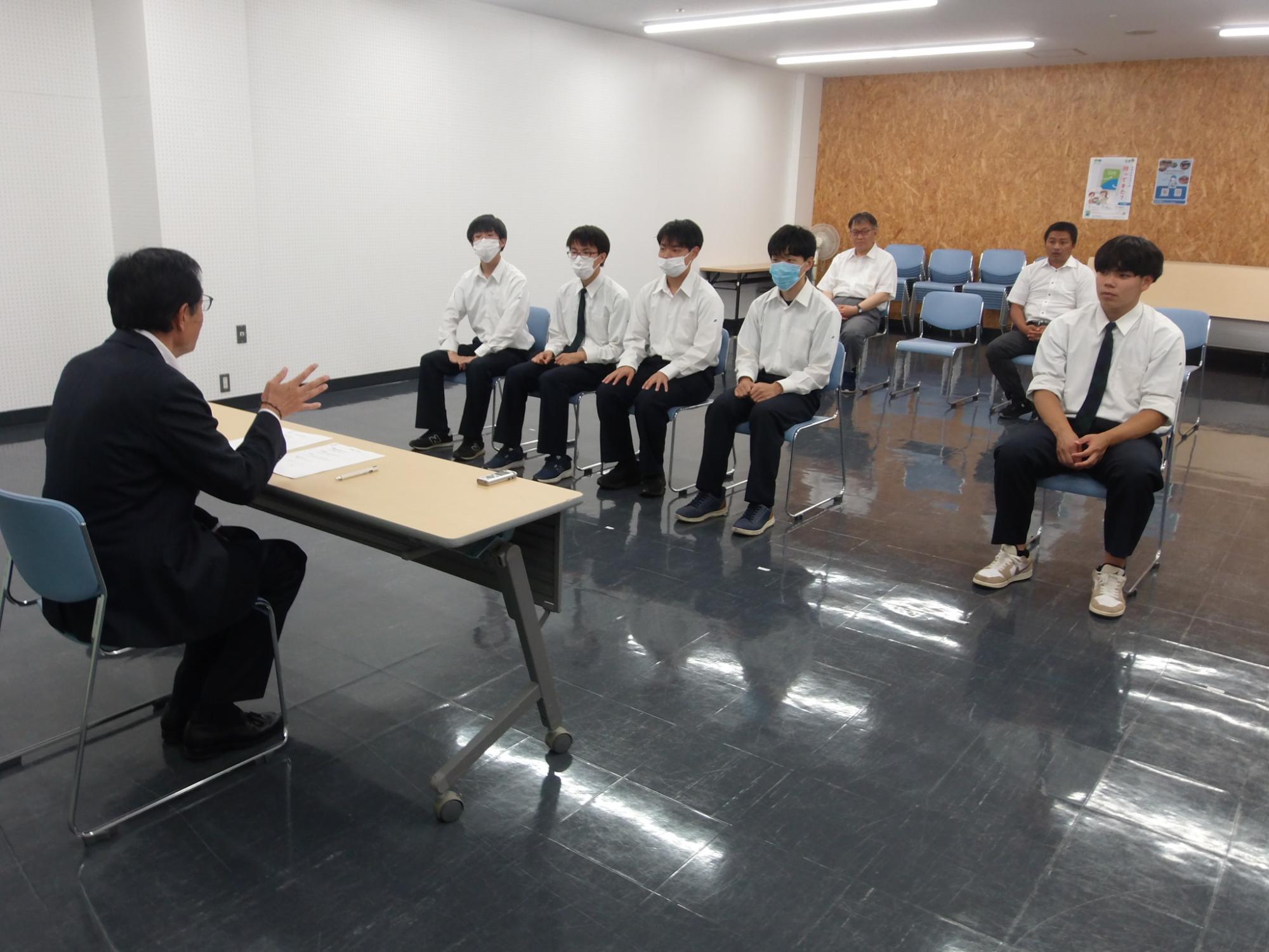 表敬訪問の様子