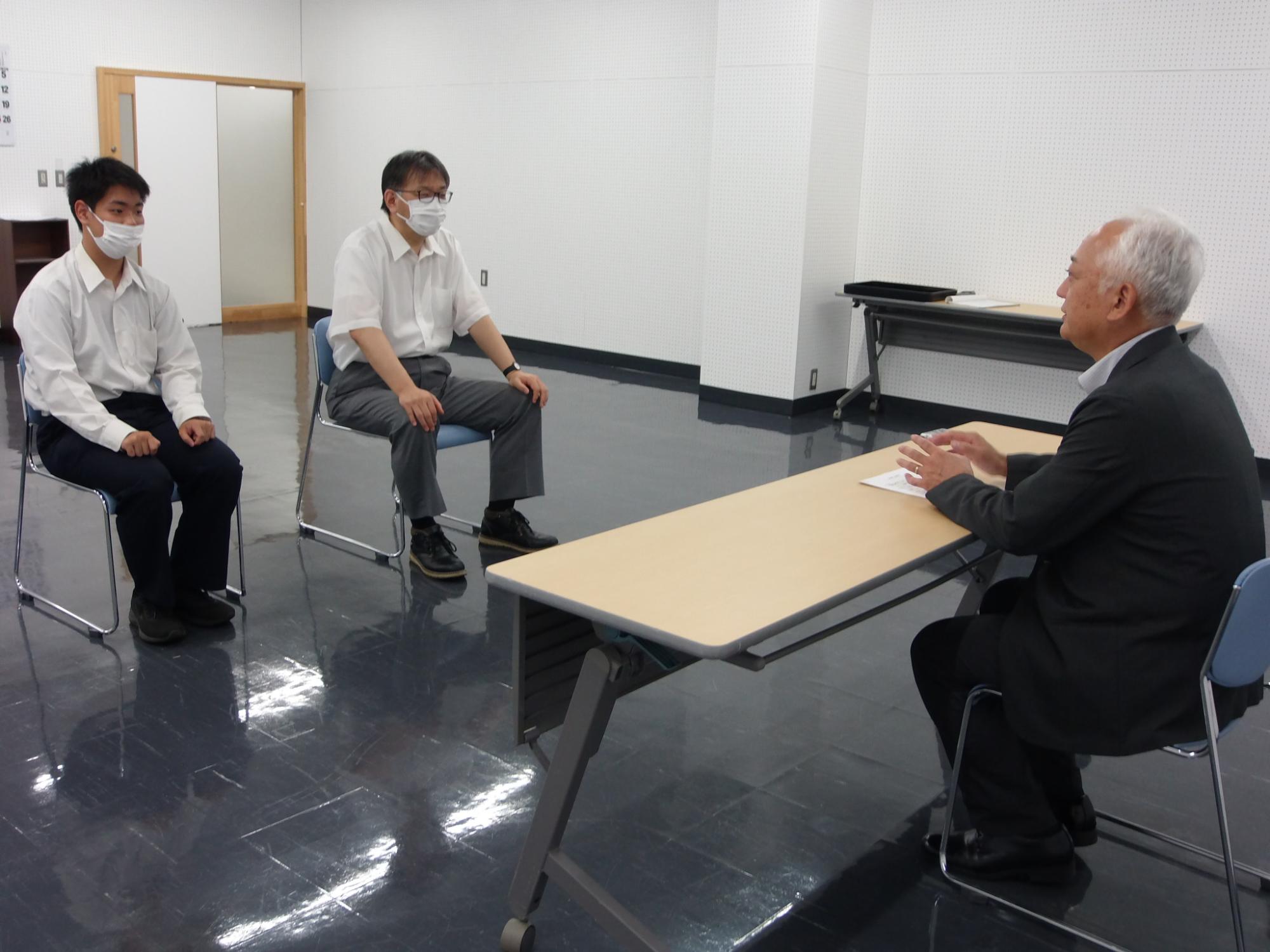 表敬訪問の様子