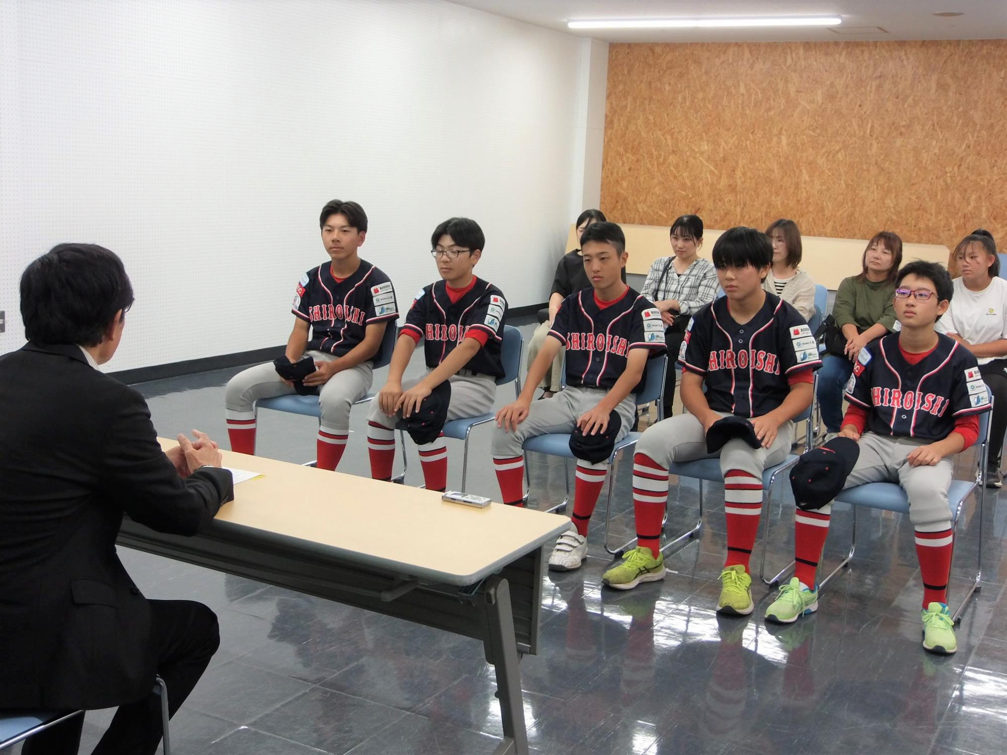 表敬訪問の様子