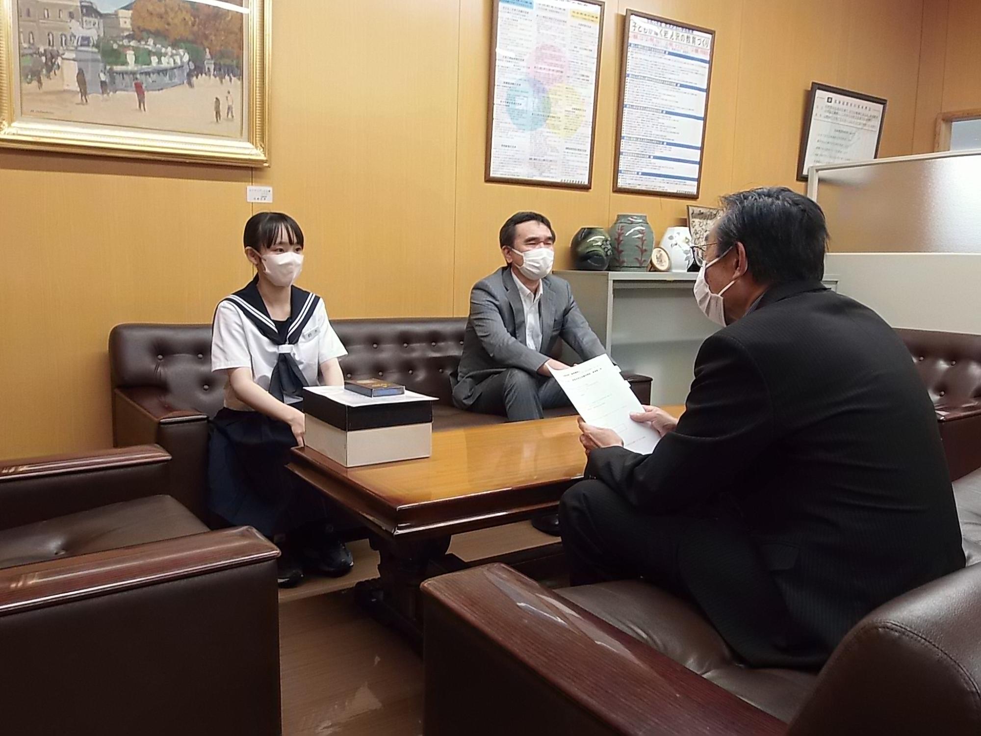 表敬訪問の様子