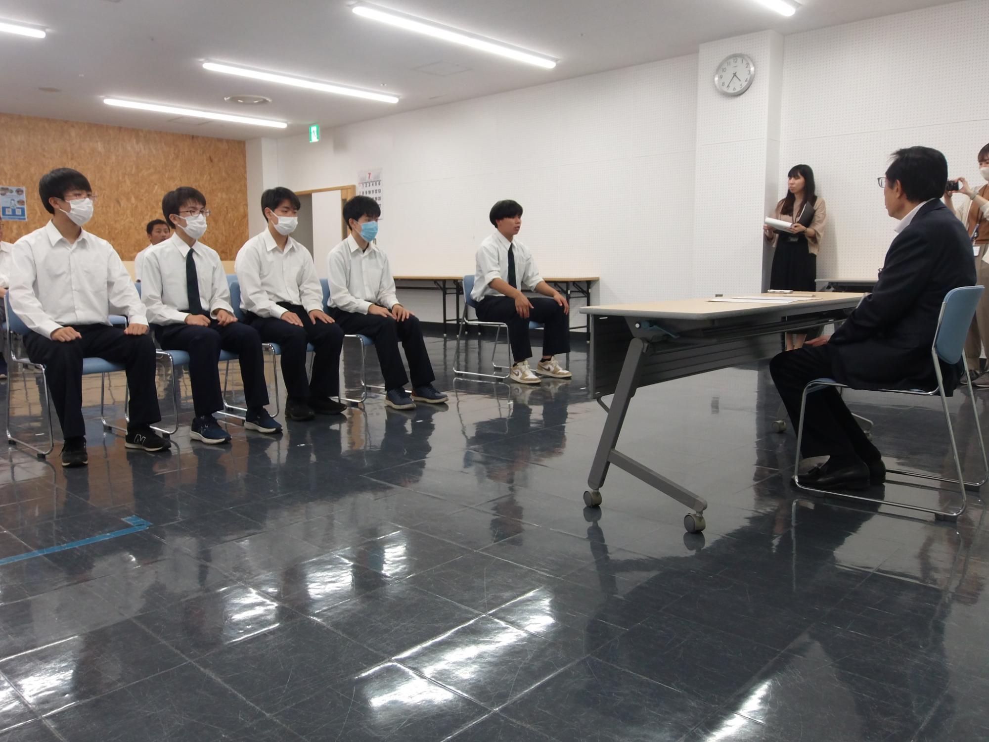 表敬訪問の様子