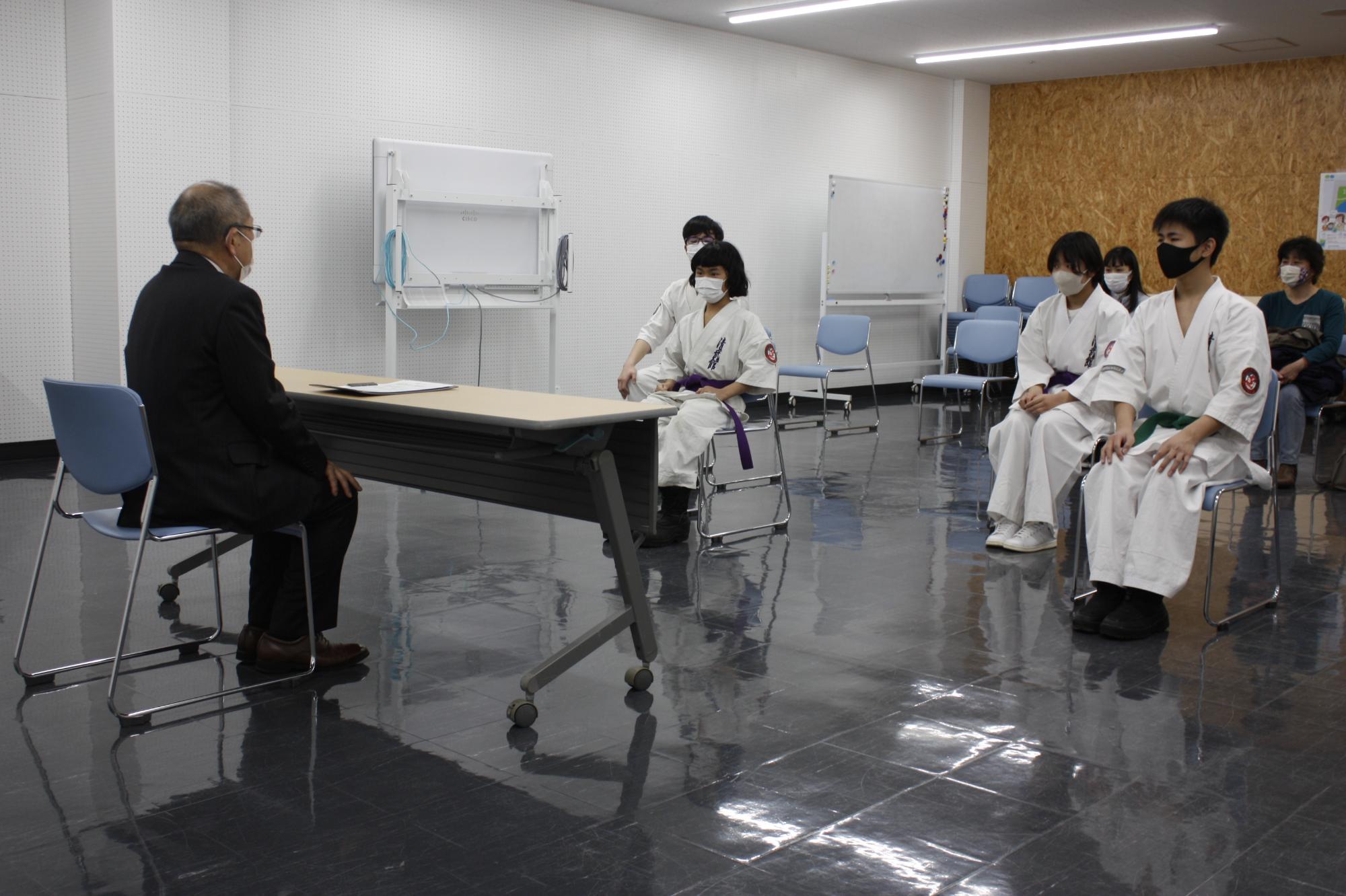 表敬訪問の様子