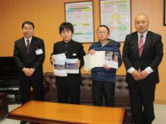教育長と東日本大震災被災地を視察したメンバーの集合写真