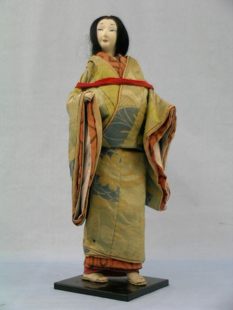 武家の女旅姿の人形の写真