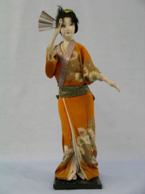 資料の人形「歌舞伎姿」の写真