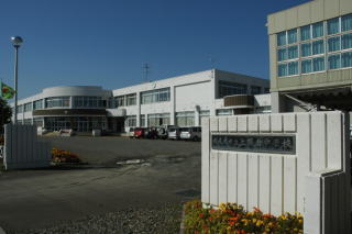 岩見沢市立上幌向中学校の外観の写真