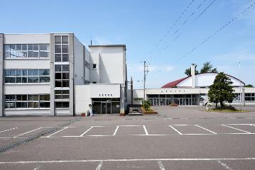 岩見沢市立栗沢中学校の外観の写真
